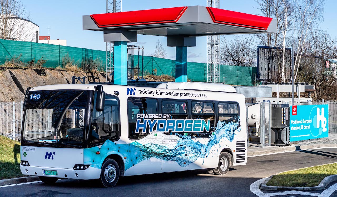 Pilotní provoz vodíkového autobusu