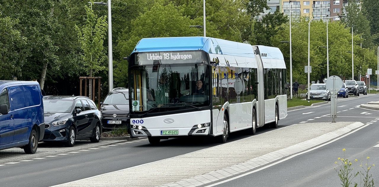 Solaris Urbino 18 Hydrogen je Bus of the Year 2025