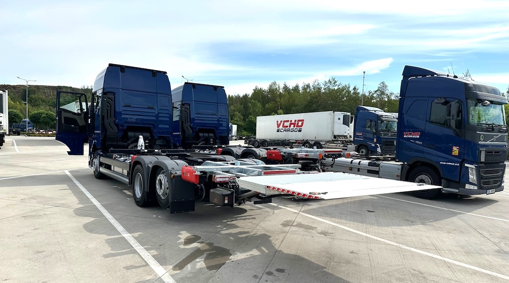 VCHD Cargo používá hydraulické plošiny pro výměnné nástavby
