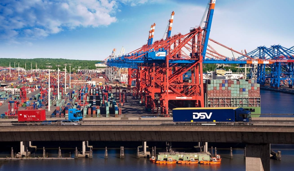 Multimodální logistika na pevných základech námořní přepravy
