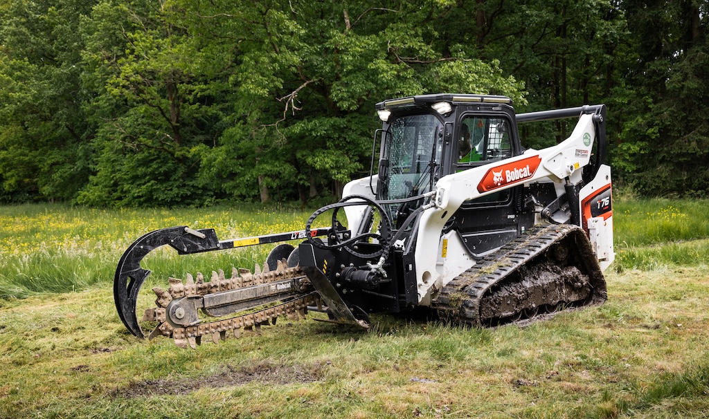 Bobcat uvádí novou generaci vrtáků a rýhovačů