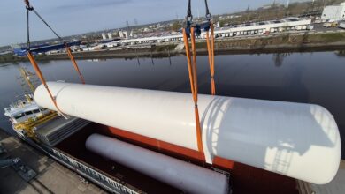 Obří LNG zásobníky dorazily do Švédska