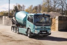 Volvo zahajuje sériovou výrobu elektrických nákladních vozidel s dojezdem až 700 km