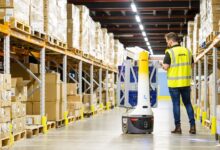 AI přebírá aktivnější roli, člověk ale zůstává v centru logistiky