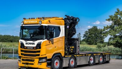 Nová Scania 660 S V8 s 95tunometrovým jeřábem pro Ruitenbeek Transport